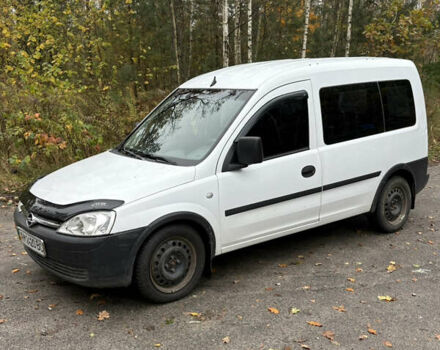 Білий Опель Комбо вант.-пас., об'ємом двигуна 1.3 л та пробігом 285 тис. км за 3600 $, фото 1 на Automoto.ua