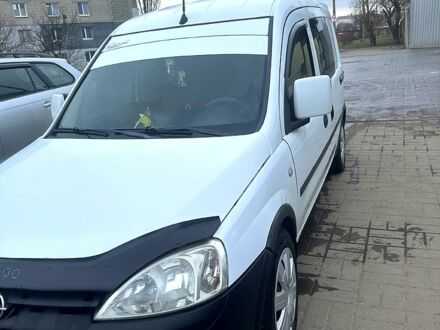 Опель Комбо вант.-пас. 2005 у Вознесенске на Automoto.ua Білий Опель Комбо вант.-пас., об'ємом двигуна 16 л та пробігом 451 тис. км за 3300 $, фото 1 на Automoto.ua