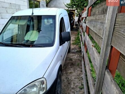 Білий Опель Комбо вант.-пас., об'ємом двигуна 1.7 л та пробігом 240 тис. км за 2700 $, фото 1 на Automoto.ua