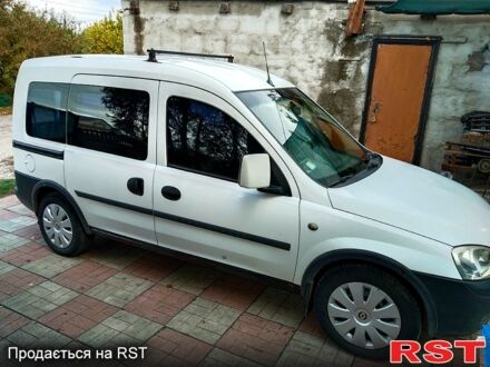 Опель Комбо груз.-пасс. 2005 в Каменское - Днепродзержинск на Automoto.ua Белый Опель Комбо груз.-пасс., объемом двигателя 1.6 л и пробегом 290 тыс. км за 2400 $, фото 1 на Automoto.ua