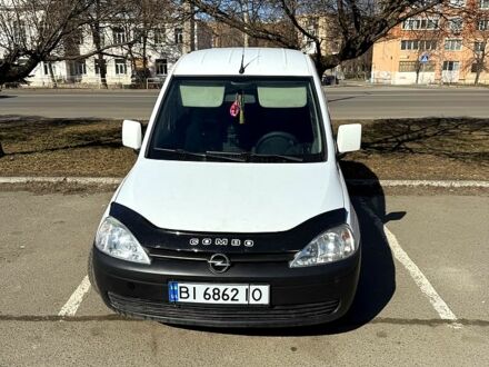 Білий Опель Комбо вант.-пас., об'ємом двигуна 1.2 л та пробігом 295 тис. км за 3000 $, фото 1 на Automoto.ua