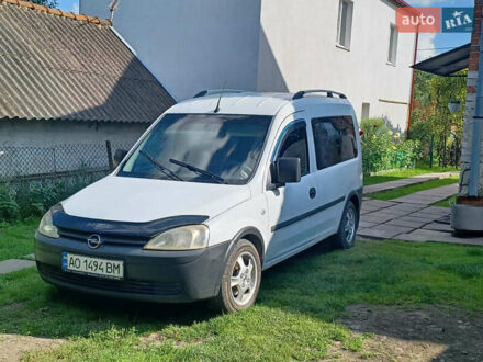 Опель Комбо вант.-пас. 2005 у Львові на Automoto.ua Білий Опель Комбо вант.-пас., об'ємом двигуна 1.25 л та пробігом 240 тис. км за 4200 $, фото 1 на Automoto.ua