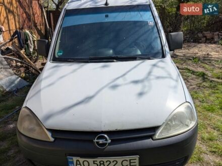 Белый Опель Комбо груз.-пасс., объемом двигателя 1.7 л и пробегом 420 тыс. км за 3000 $, фото 1 на Automoto.ua
