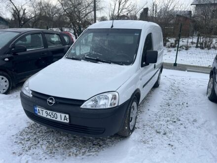 Белый Опель Комбо груз.-пасс., объемом двигателя 1.2 л и пробегом 300 тыс. км за 2300 $, фото 1 на Automoto.ua