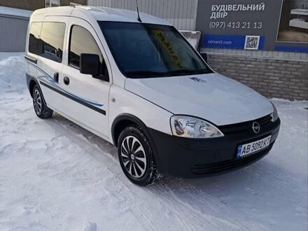 Білий Опель Комбо вант.-пас., об'ємом двигуна 1.3 л та пробігом 218 тис. км за 3400 $, фото 1 на Automoto.ua