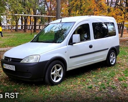 Білий Опель Комбо вант.-пас., об'ємом двигуна 1.6 л та пробігом 270 тис. км за 4800 $, фото 1 на Automoto.ua