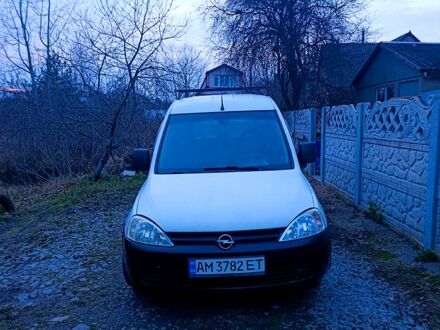 Білий Опель Комбо вант.-пас., об'ємом двигуна 1.2 л та пробігом 410 тис. км за 3500 $, фото 1 на Automoto.ua