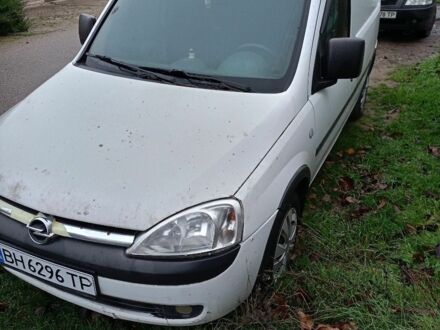 Белый Опель Комбо груз.-пасс., объемом двигателя 1.2 л и пробегом 300 тыс. км за 2500 $, фото 1 на Automoto.ua