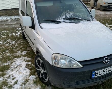 Белый Опель Комбо груз.-пасс., объемом двигателя 1.2 л и пробегом 299 тыс. км за 2050 $, фото 1 на Automoto.ua