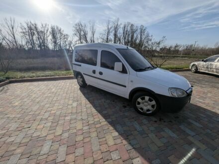 Білий Опель Комбо вант.-пас., об'ємом двигуна 1.2 л та пробігом 395 тис. км за 4000 $, фото 1 на Automoto.ua