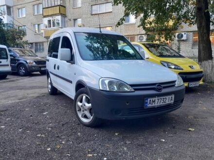 Білий Опель Комбо вант.-пас., об'ємом двигуна 1.6 л та пробігом 276 тис. км за 3150 $, фото 1 на Automoto.ua