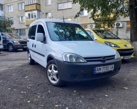 Білий Опель Комбо вант.-пас., об'ємом двигуна 1.6 л та пробігом 276 тис. км за 3150 $, фото 1 на Automoto.ua