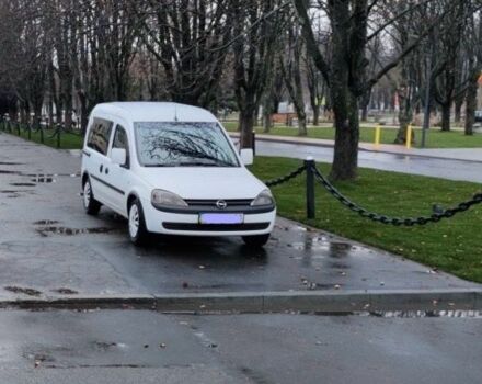 Белый Опель Комбо груз.-пасс., объемом двигателя 1.2 л и пробегом 254 тыс. км за 4200 $, фото 1 на Automoto.ua