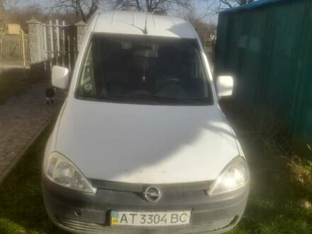 Белый Опель Комбо груз.-пасс., объемом двигателя 1.3 л и пробегом 255 тыс. км за 2600 $, фото 1 на Automoto.ua
