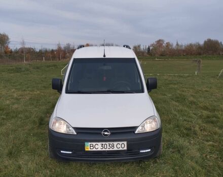 Белый Опель Комбо груз.-пасс., объемом двигателя 1.7 л и пробегом 245 тыс. км за 4177 $, фото 1 на Automoto.ua