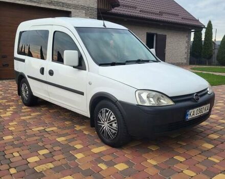 Білий Опель Комбо вант.-пас., об'ємом двигуна 1.3 л та пробігом 323 тис. км за 3750 $, фото 1 на Automoto.ua