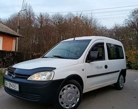 Белый Опель Комбо груз.-пасс., объемом двигателя 1.3 л и пробегом 268 тыс. км за 4500 $, фото 1 на Automoto.ua