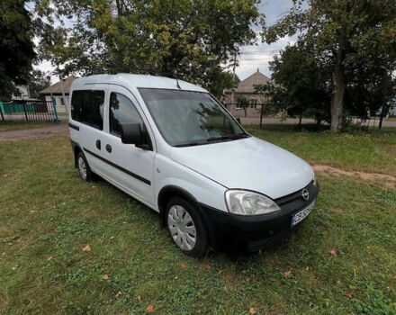 Білий Опель Комбо вант.-пас., об'ємом двигуна 1.25 л та пробігом 250 тис. км за 3900 $, фото 1 на Automoto.ua