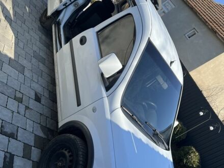 Белый Опель Комбо груз.-пасс., объемом двигателя 0 л и пробегом 370 тыс. км за 3200 $, фото 1 на Automoto.ua