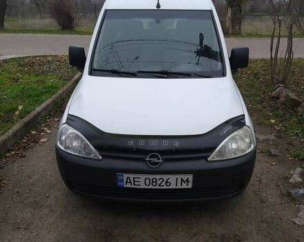 Белый Опель Комбо груз.-пасс., объемом двигателя 1.7 л и пробегом 178 тыс. км за 3900 $, фото 1 на Automoto.ua