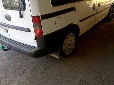 Білий Опель Комбо вант.-пас., об'ємом двигуна 1.3 л та пробігом 350 тис. км за 3800 $, фото 1 на Automoto.ua