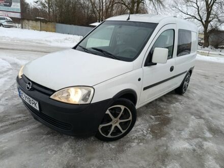 Білий Опель Комбо вант.-пас., об'ємом двигуна 1.2 л та пробігом 300 тис. км за 3350 $, фото 1 на Automoto.ua
