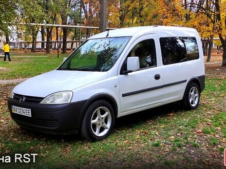 Білий Опель Комбо вант.-пас., об'ємом двигуна 1.6 л та пробігом 270 тис. км за 4800 $, фото 1 на Automoto.ua