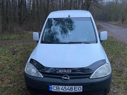 Белый Опель Комбо груз.-пасс., объемом двигателя 1.3 л и пробегом 426 тыс. км за 4200 $, фото 1 на Automoto.ua