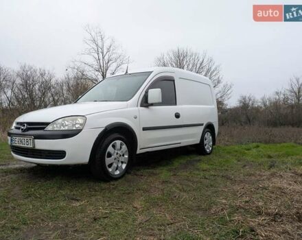 Білий Опель Комбо вант.-пас., об'ємом двигуна 1.25 л та пробігом 326 тис. км за 3500 $, фото 1 на Automoto.ua