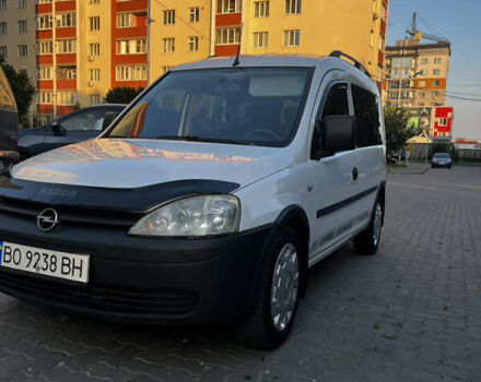 Белый Опель Комбо груз.-пасс., объемом двигателя 1.69 л и пробегом 370 тыс. км за 4500 $, фото 1 на Automoto.ua