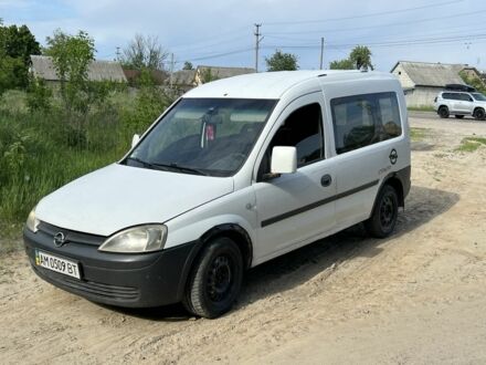 Опель Комбо груз.-пасс. 2006 в Боярка на Automoto.ua Белый Опель Комбо груз.-пасс., объемом двигателя 1.2 л и пробегом 190 тыс. км за 1700 $, фото 1 на Automoto.ua