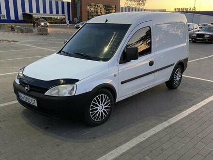 Белый Опель Комбо груз.-пасс., объемом двигателя 1.3 л и пробегом 260 тыс. км за 4000 $, фото 1 на Automoto.ua
