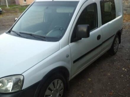 Опель Комбо вант.-пас. 2007 у Кропивницькому (Кіровограді) на Automoto.ua Білий Опель Комбо вант.-пас., об'ємом двигуна 1.3 л та пробігом 261 тис. км за 4200 $, фото 1 на Automoto.ua