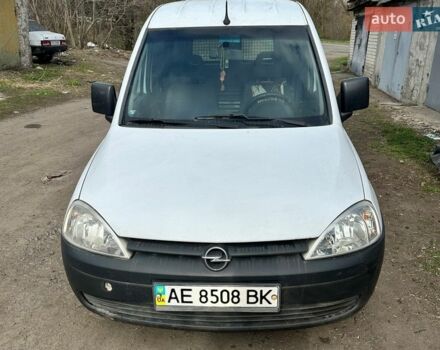 Белый Опель Комбо груз.-пасс., объемом двигателя 1.25 л и пробегом 280 тыс. км за 3500 $, фото 1 на Automoto.ua