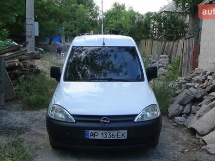 Белый Опель Комбо груз.-пасс., объемом двигателя 1.4 л и пробегом 280 тыс. км за 2950 $, фото 1 на Automoto.ua
