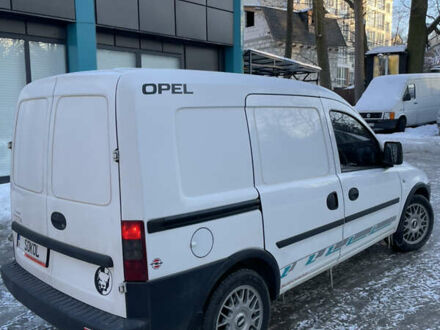 Белый Опель Комбо груз.-пасс., объемом двигателя 1.3 л и пробегом 334 тыс. км за 4000 $, фото 1 на Automoto.ua