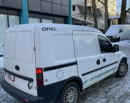 Белый Опель Комбо груз.-пасс., объемом двигателя 1.3 л и пробегом 334 тыс. км за 4000 $, фото 1 на Automoto.ua