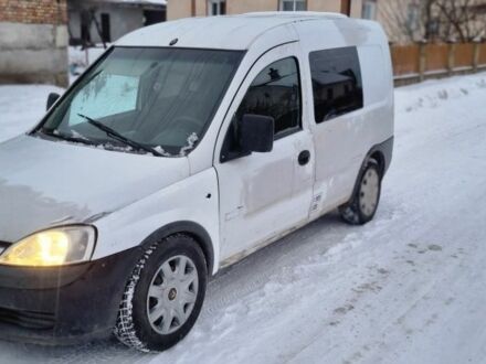Белый Опель Комбо груз.-пасс., объемом двигателя 1.2 л и пробегом 200 тыс. км за 1999 $, фото 1 на Automoto.ua
