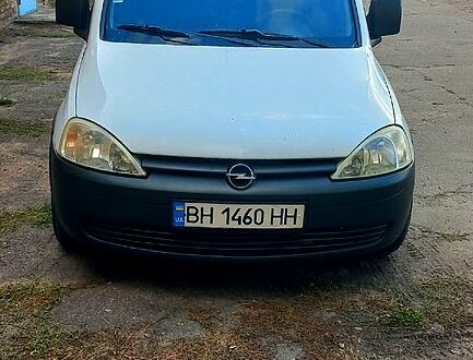 Белый Опель Комбо груз.-пасс., объемом двигателя 1.2 л и пробегом 150 тыс. км за 2900 $, фото 1 на Automoto.ua