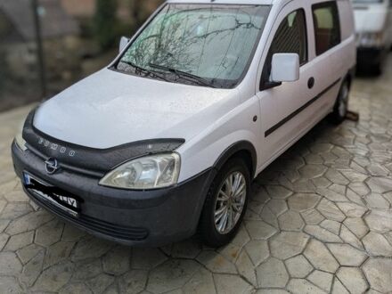 Белый Опель Комбо груз.-пасс., объемом двигателя 1.25 л и пробегом 368 тыс. км за 3700 $, фото 1 на Automoto.ua