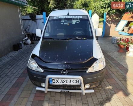 Білий Опель Комбо вант.-пас., об'ємом двигуна 1.69 л та пробігом 305 тис. км за 5100 $, фото 1 на Automoto.ua