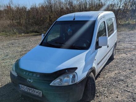 Білий Опель Комбо вант.-пас., об'ємом двигуна 1.2 л та пробігом 365 тис. км за 3700 $, фото 1 на Automoto.ua