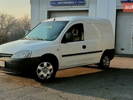 Білий Опель Комбо вант.-пас., об'ємом двигуна 1.25 л та пробігом 426 тис. км за 3999 $, фото 1 на Automoto.ua