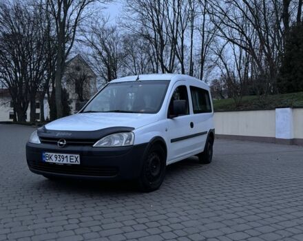 Белый Опель Комбо груз.-пасс., объемом двигателя 1.7 л и пробегом 245 тыс. км за 4500 $, фото 1 на Automoto.ua