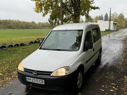 Білий Опель Комбо вант.-пас., об'ємом двигуна 1.2 л та пробігом 250 тис. км за 2850 $, фото 1 на Automoto.ua
