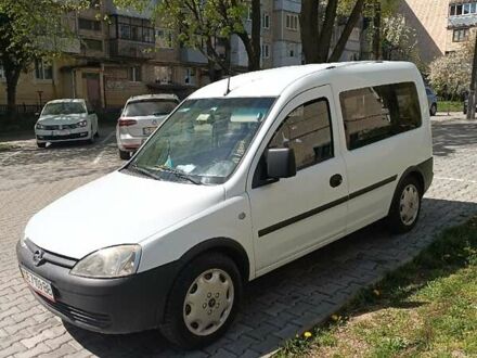 Белый Опель Комбо груз.-пасс., объемом двигателя 1.6 л и пробегом 211 тыс. км за 4900 $, фото 1 на Automoto.ua