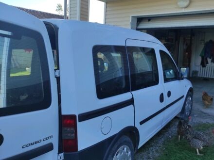 Білий Опель Комбо вант.-пас., об'ємом двигуна 1.3 л та пробігом 150 тис. км за 5200 $, фото 1 на Automoto.ua
