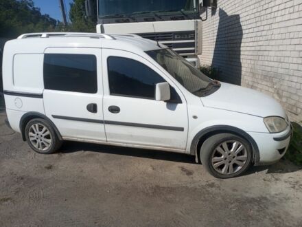 Опель Комбо груз.-пасс. 2008 в Полтаве на Automoto.ua Белый Опель Комбо груз.-пасс., объемом двигателя 1.6 л и пробегом 343 тыс. км за 3500 $, фото 1 на Automoto.ua