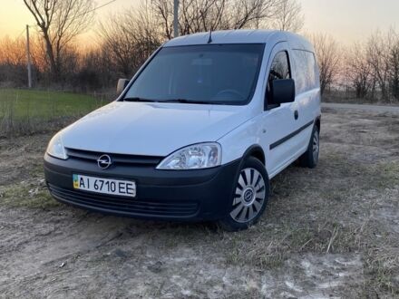 Белый Опель Комбо груз.-пасс., объемом двигателя 1.7 л и пробегом 450 тыс. км за 3000 $, фото 1 на Automoto.ua