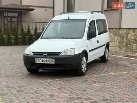 Опель Комбо груз.-пасс. 2009 в Вараш (Кузнецовск) на Automoto.ua Белый Опель Комбо груз.-пасс., объемом двигателя 1.3 л и пробегом 261 тыс. км за 2999 $, фото 1 на Automoto.ua
